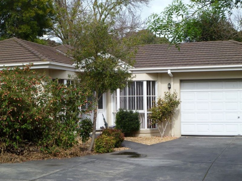 2/12 Funston St, Berwick VIC 3806