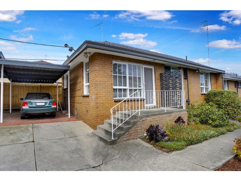 1/4 Waverley Road, Chadstone VIC 3148