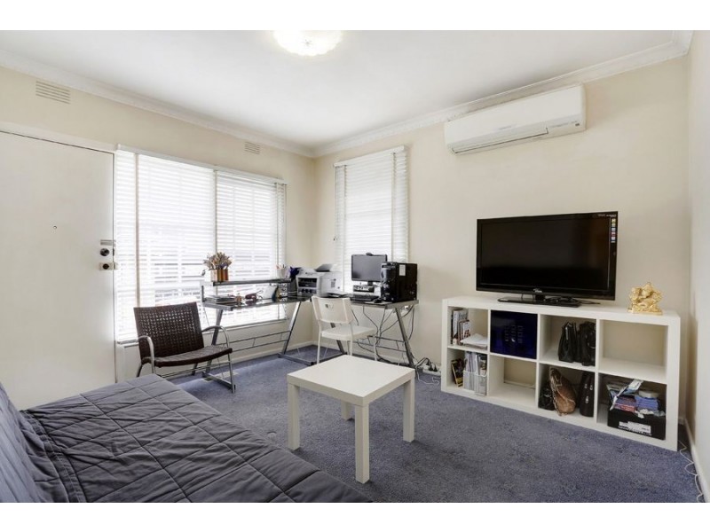 1/4 Waverley Road, Chadstone VIC 3148