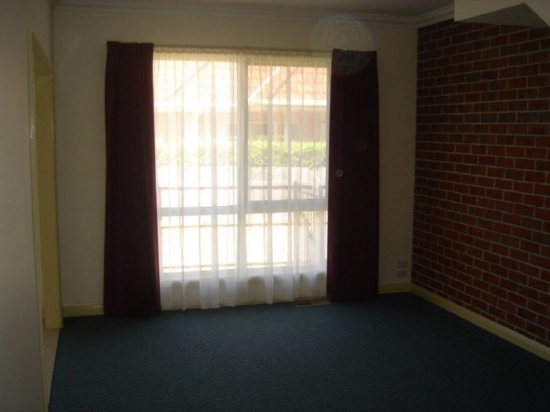 2/40 Hourigan Avenue, Clayton VIC 3168