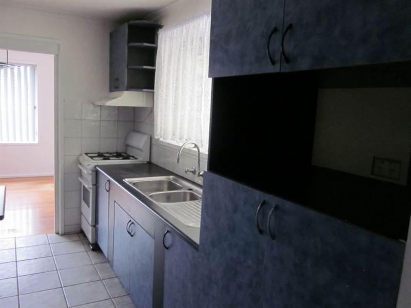 5 Narrumburn Road, Clayton South VIC 3169