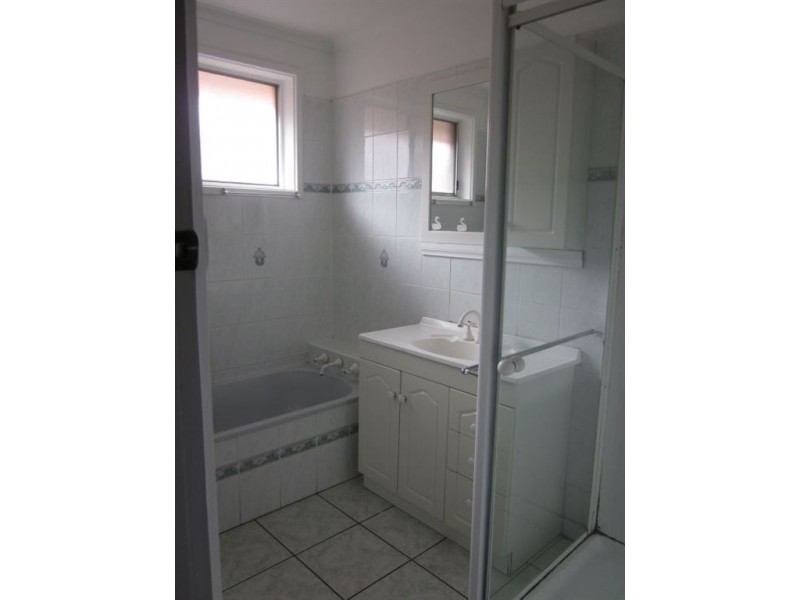 5 Narrumburn Road, Clayton South VIC 3169