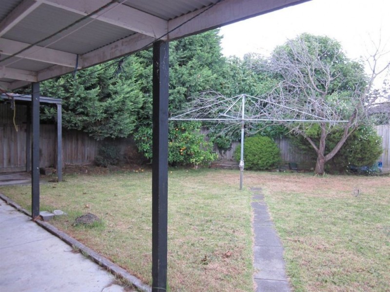 5 Narrumburn Road, Clayton South VIC 3169