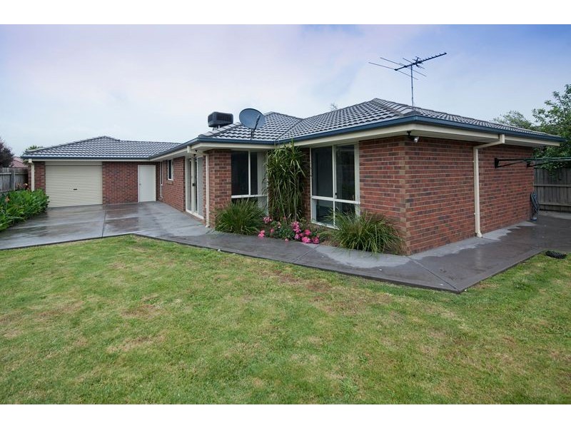 4 Sarah Louise Place, Berwick VIC 3806