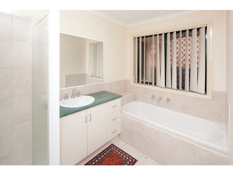 2/13 Faulkiner Street, Clayton VIC 3168