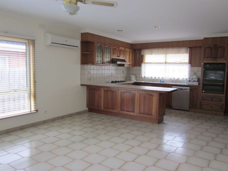 30 Glencannon Crescent, Clayton South VIC 3169