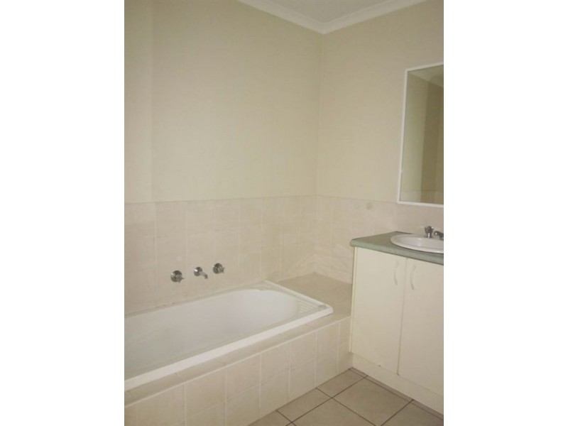 2/241 Clayton Rd, Clayton VIC 3168