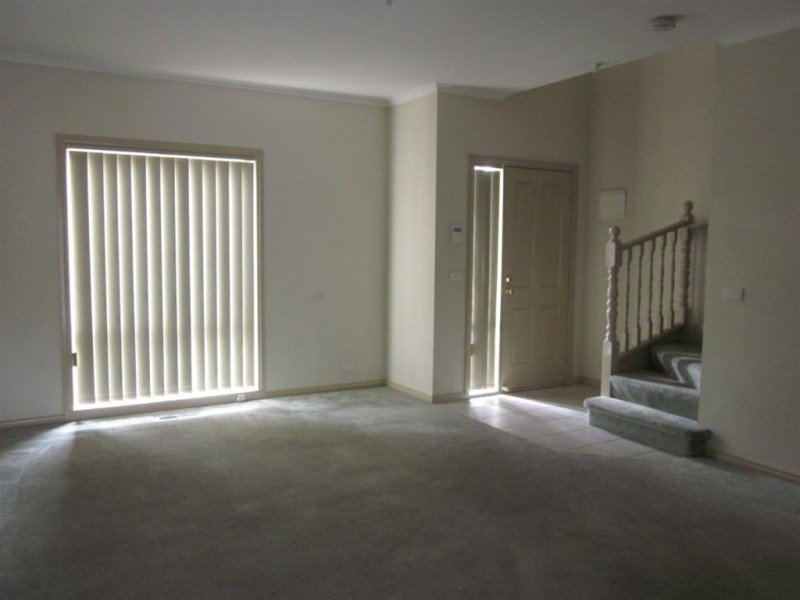 2/241 Clayton Rd, Clayton VIC 3168