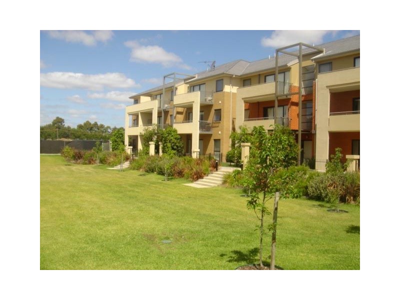 30/1 Greenfield Drive, Clayton VIC 3168