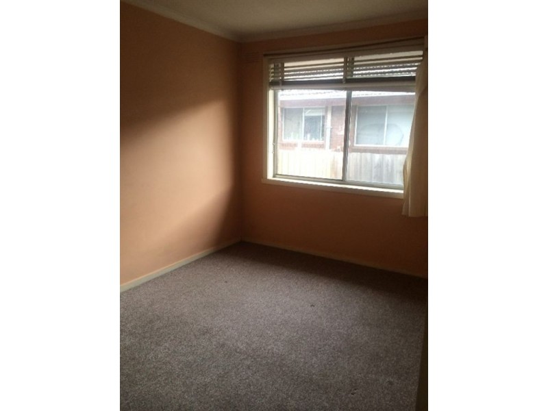 2/25 Oakes Avenue, Clayton South VIC 3169