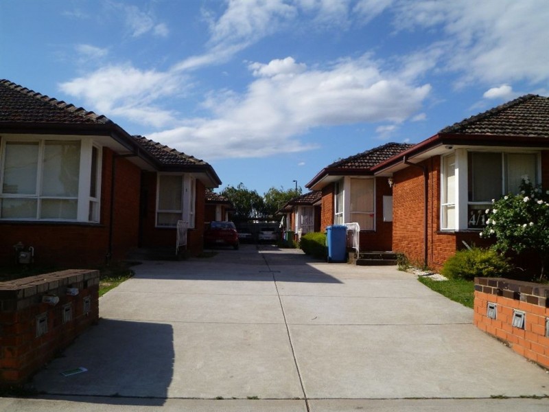 2/13 Windsor Avenue, Springvale VIC 3171