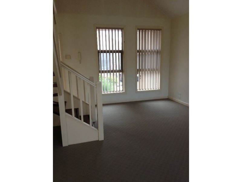 2/832 Blackburn Road, Clayton VIC 3168