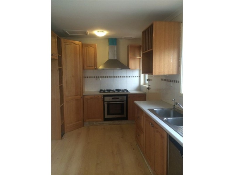 4 Luton Place, Clayton South VIC 3169