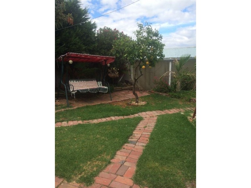 4 Luton Place, Clayton South VIC 3169