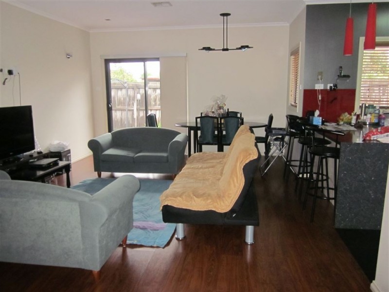 2/9 Burns Ave, Clayton South VIC 3169