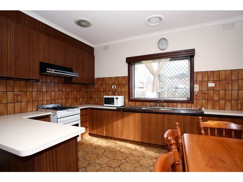 1 Barton Road, Clayton South VIC 3169