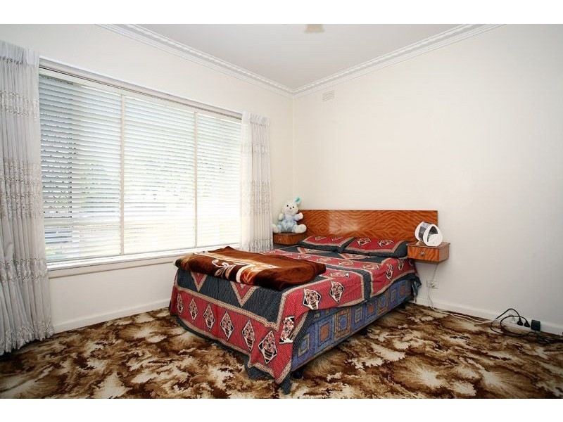 1 Barton Road, Clayton South VIC 3169