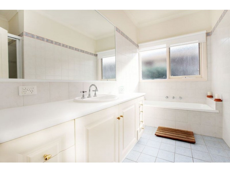 41 Carinish Road, Clayton VIC 3168