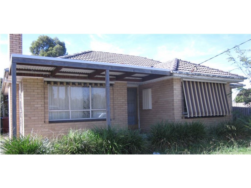 8 Edinborough Street, Hallam VIC 3803