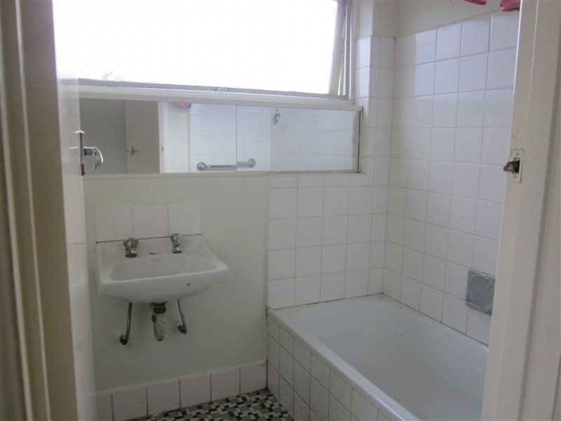 8/42 Victoria Avenue, Springvale VIC 3171