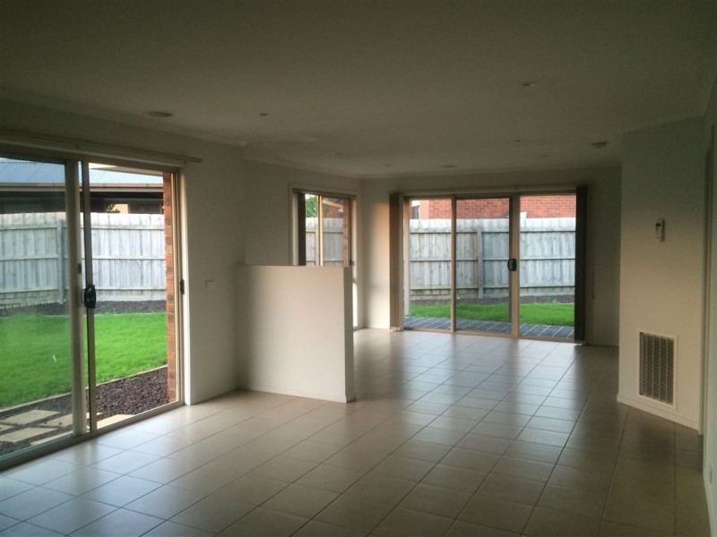 6 Chin Court, Berwick VIC 3806