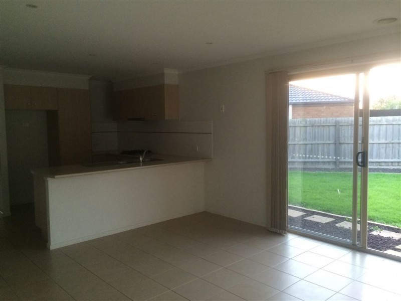 6 Chin Court, Berwick VIC 3806