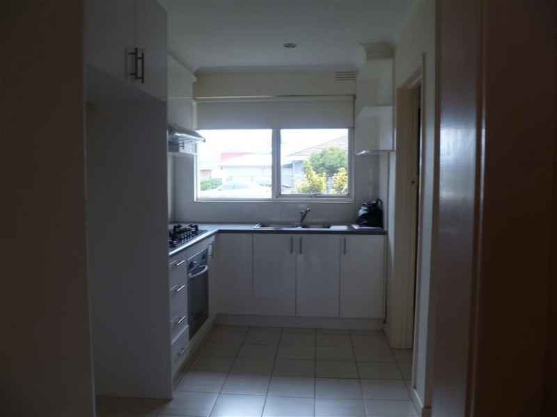 2/13 Windsor Avenue, Springvale VIC 3171