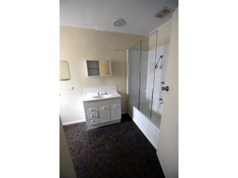 2/2 Thompson Street, Clayton VIC 3168