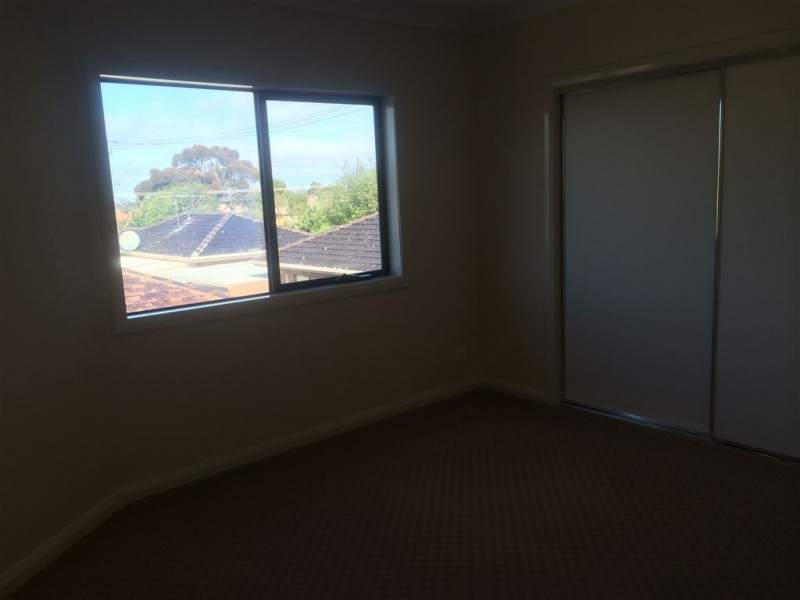 22C Flora Road, Clayton VIC 3168