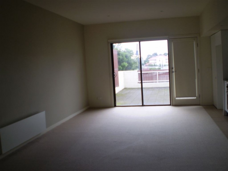 8 Shady Mews, Clayton VIC 3168