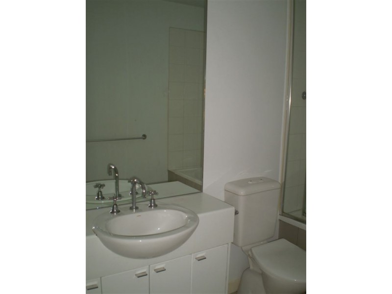 8 Shady Mews, Clayton VIC 3168