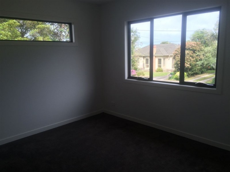 2/10 Dover Street, Oakleigh East VIC 3166