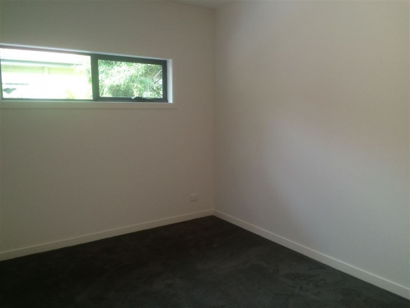 2/10 Dover Street, Oakleigh East VIC 3166