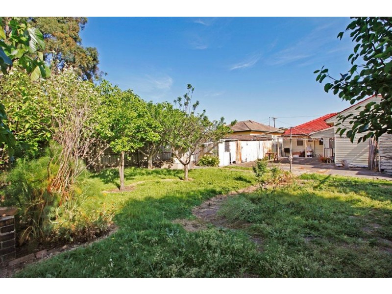 1 Thompson Street, Clayton VIC 3168