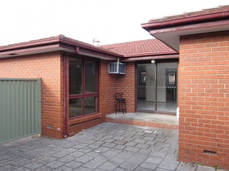 26 Murchison Crescent, Clayton South VIC 3169