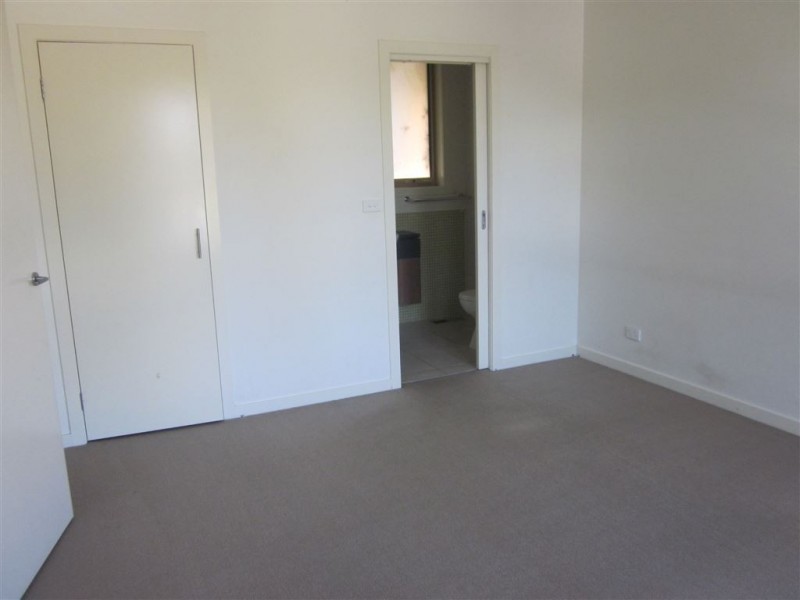 2/5 Morton Street, Clayton VIC 3168