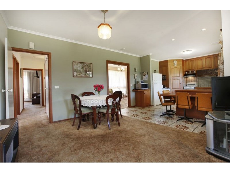 6 Christopher Court, Clarinda VIC 3169