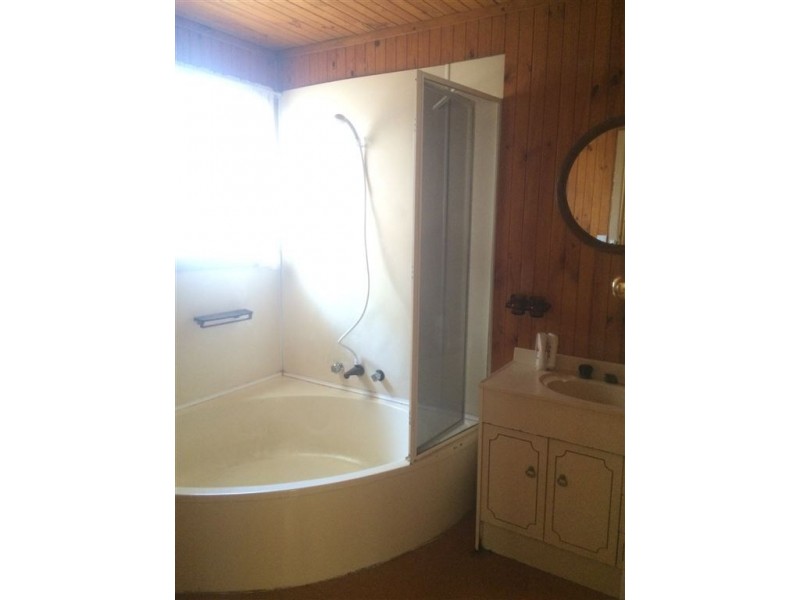 38 Milton Avenue, Clayton South VIC 3169