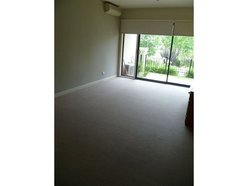 1/1 Greenfield Drive, Clayton VIC 3168