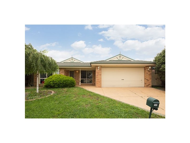 122 Bellevue Drive, Berwick VIC 3806