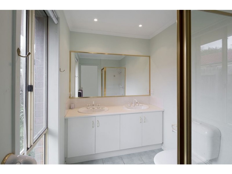 122 Bellevue Drive, Berwick VIC 3806