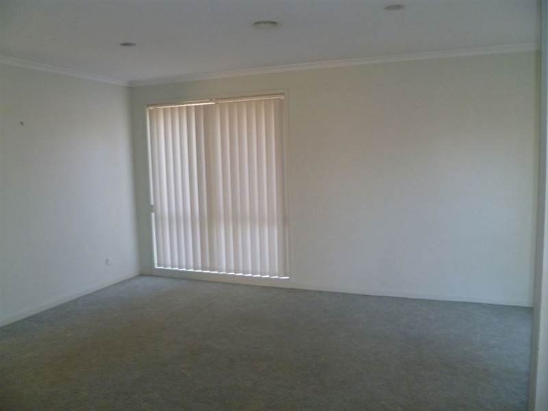 122 Bellevue Drive, Berwick VIC 3806