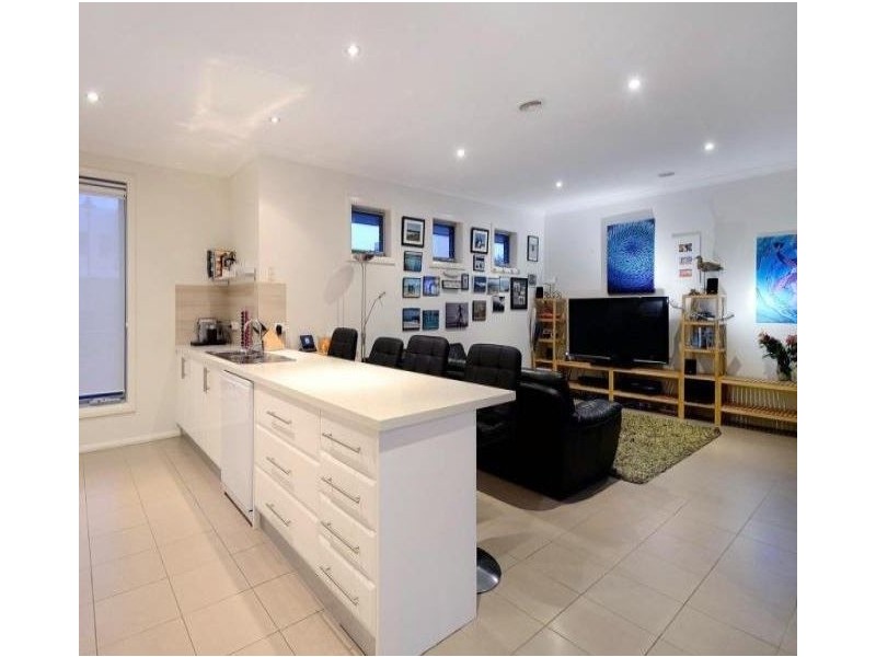 34 Kilburn Place, Pakenham VIC 3810