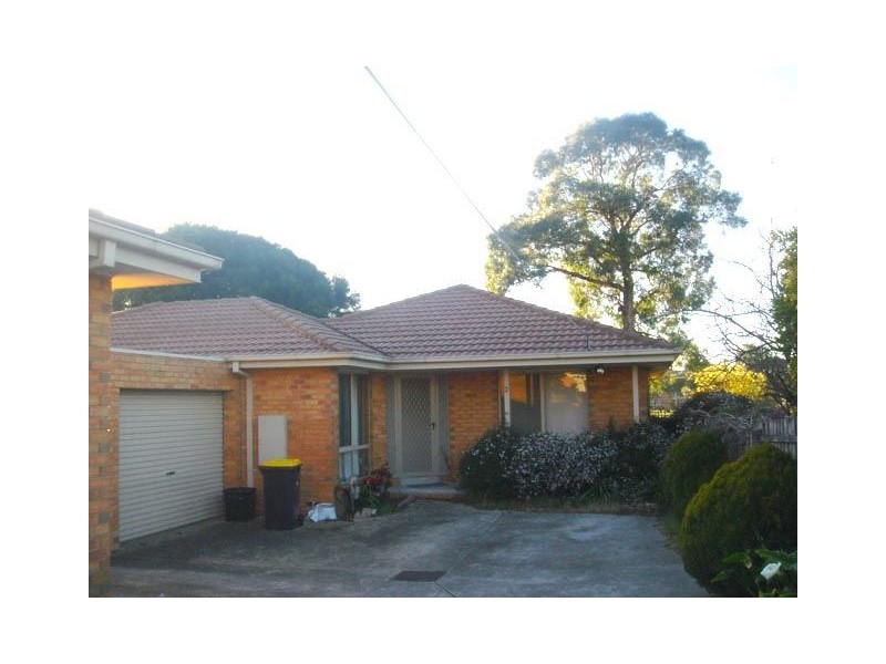 2/18 Manatunga Street, Clayton VIC 3168