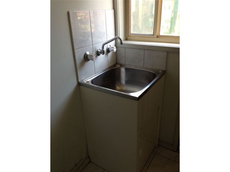 2/18 Manoon Road, Clayton South VIC 3169