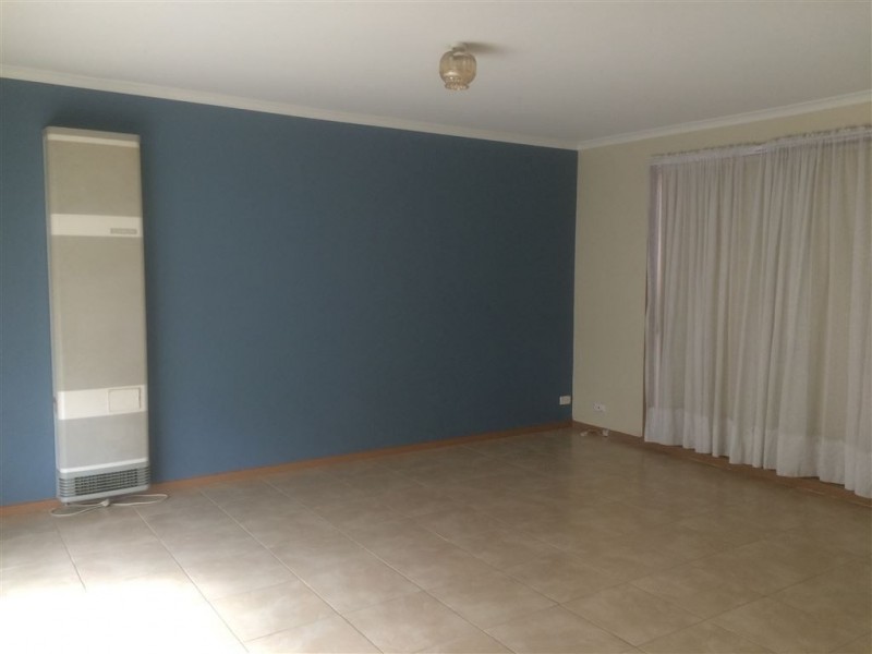 2/188 Gladstone Road, Dandenong North VIC 3175