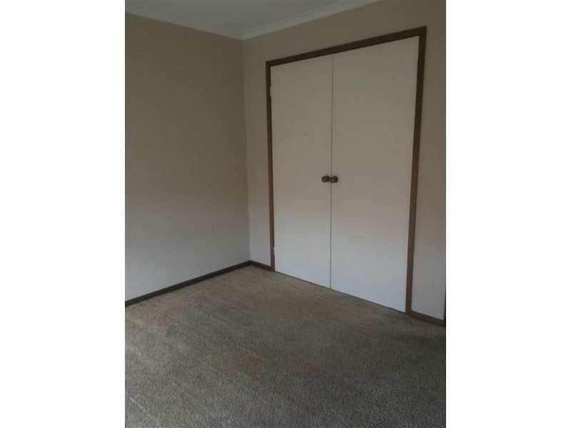 2/188 Gladstone Road, Dandenong North VIC 3175