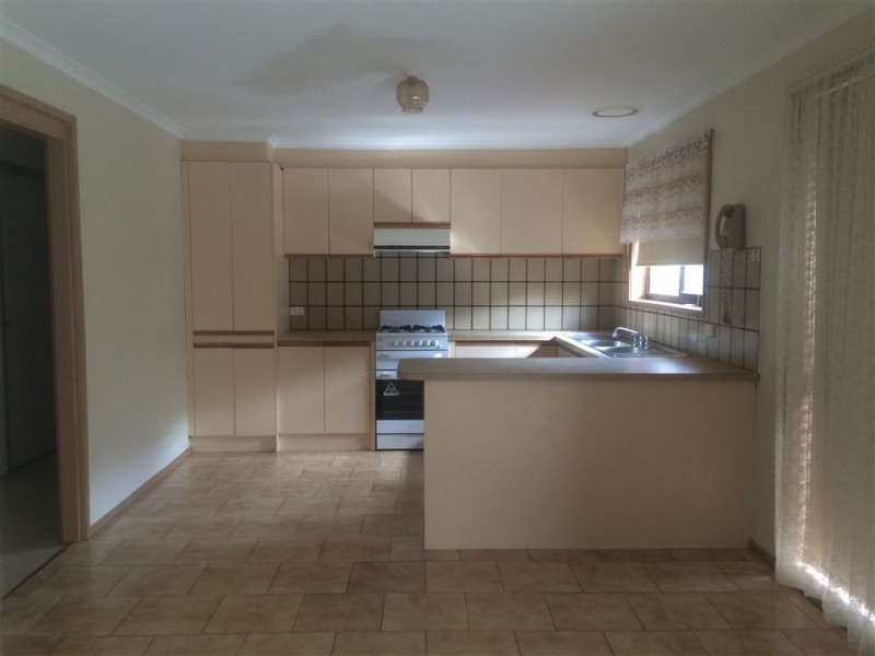 2/188 Gladstone Road, Dandenong North VIC 3175