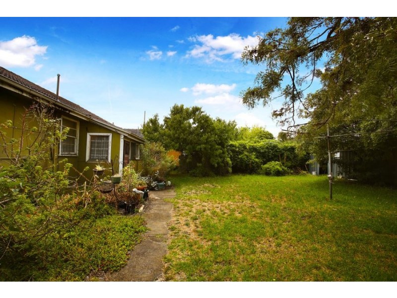 22 Frank Avenue, Clayton South VIC 3169