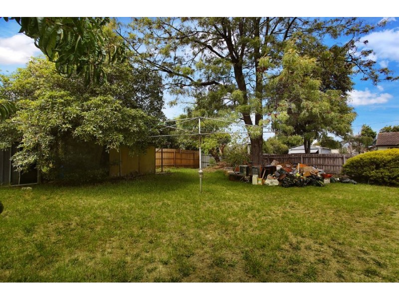 22 Frank Avenue, Clayton South VIC 3169